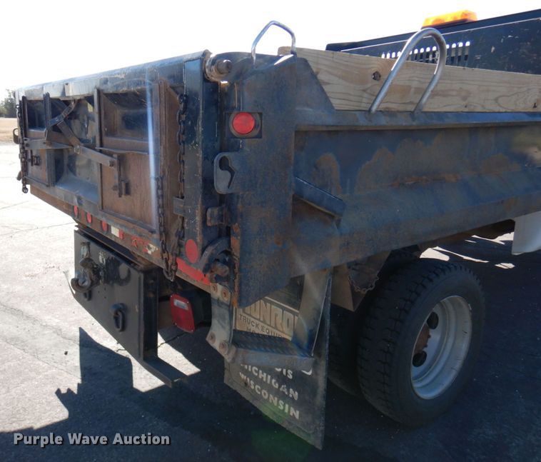 image for item MH9228 2002 Ford F550 Super Duty XL  dump truck