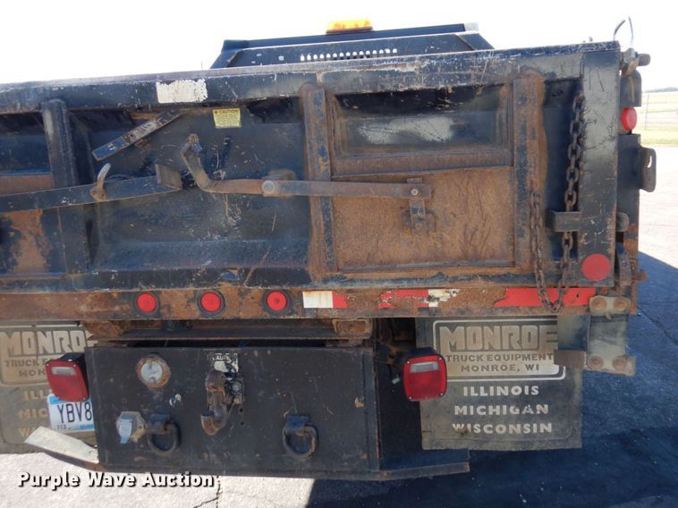 image for item MH9228 2002 Ford F550 Super Duty XL  dump truck