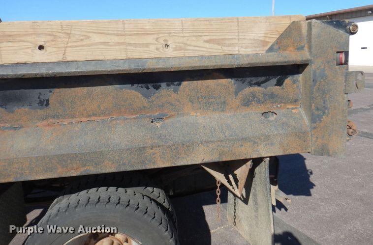 image for item MH9228 2002 Ford F550 Super Duty XL  dump truck