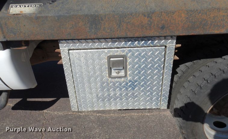 image for item MH9228 2002 Ford F550 Super Duty XL  dump truck