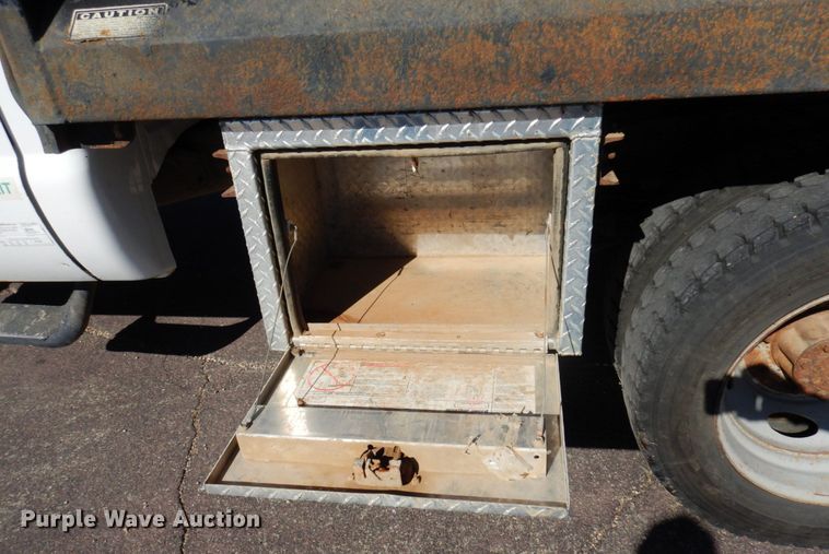 image for item MH9228 2002 Ford F550 Super Duty XL  dump truck
