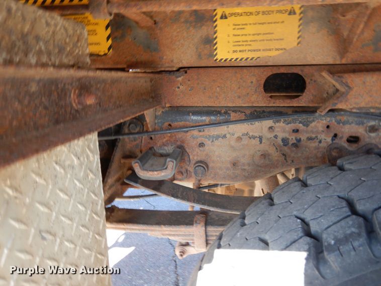 image for item MH9228 2002 Ford F550 Super Duty XL  dump truck