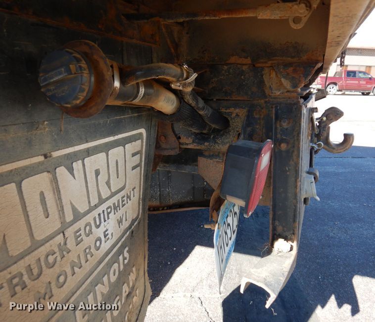 image for item MH9228 2002 Ford F550 Super Duty XL  dump truck