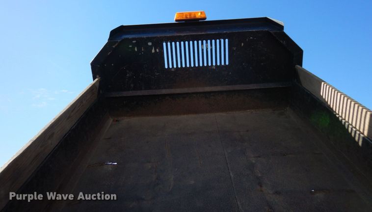 image for item MH9228 2002 Ford F550 Super Duty XL  dump truck