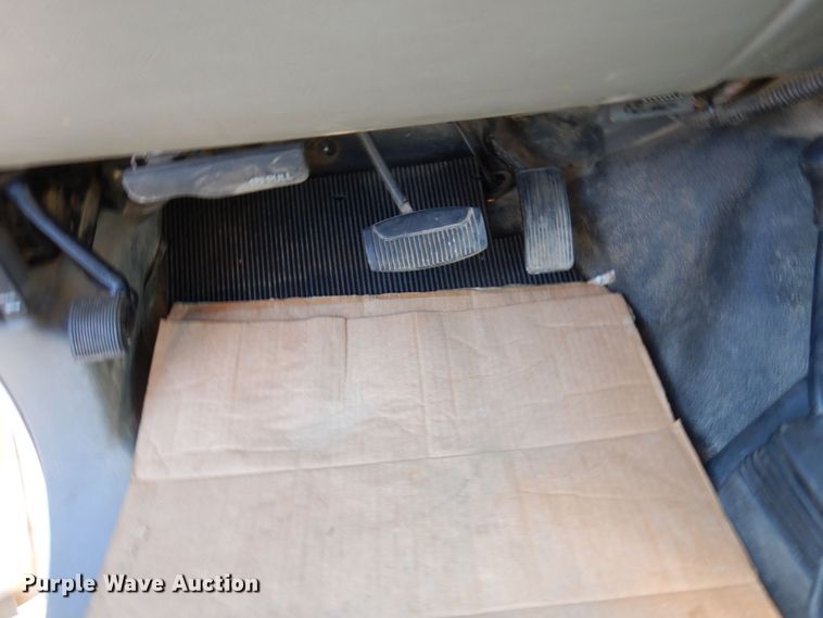 image for item MH9228 2002 Ford F550 Super Duty XL  dump truck