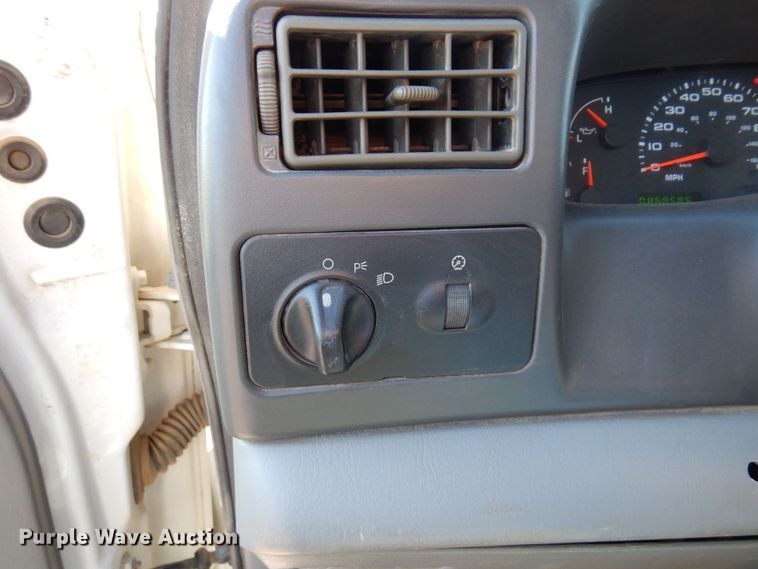 image for item MH9228 2002 Ford F550 Super Duty XL  dump truck