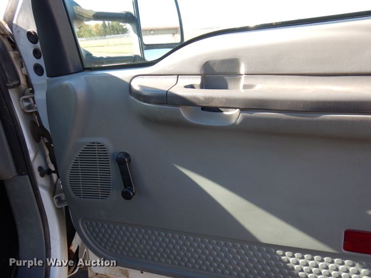 image for item MH9228 2002 Ford F550 Super Duty XL  dump truck