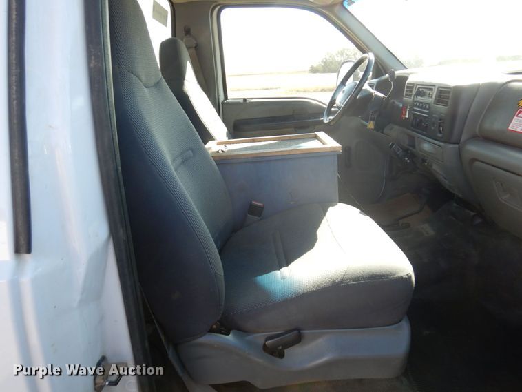 image for item MH9228 2002 Ford F550 Super Duty XL  dump truck