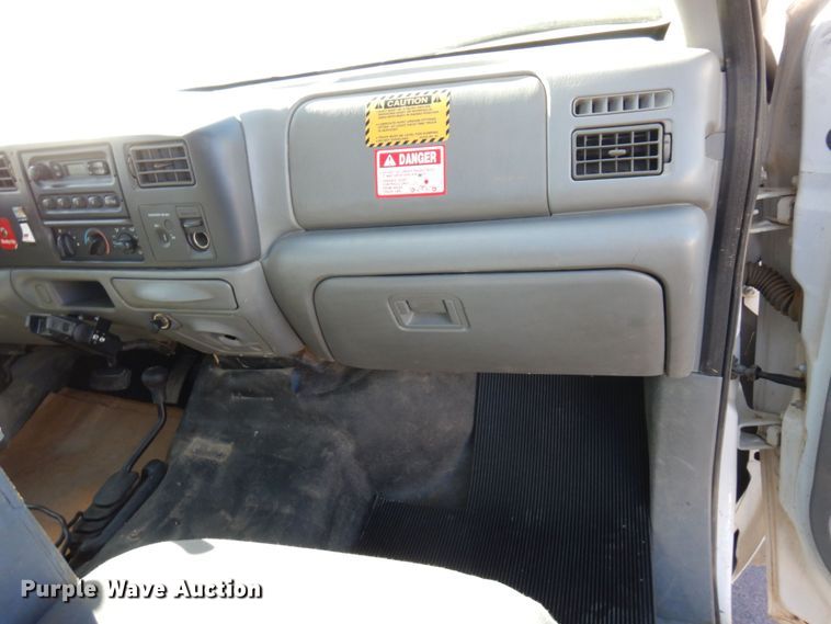 image for item MH9228 2002 Ford F550 Super Duty XL  dump truck