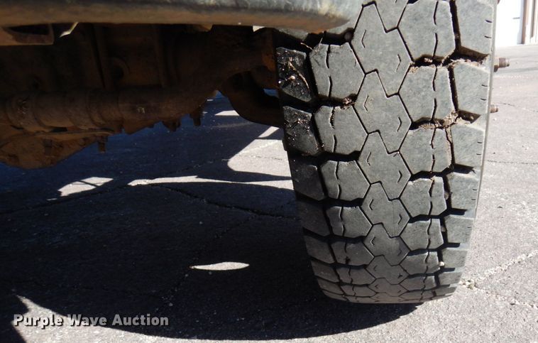 image for item MH9228 2002 Ford F550 Super Duty XL  dump truck