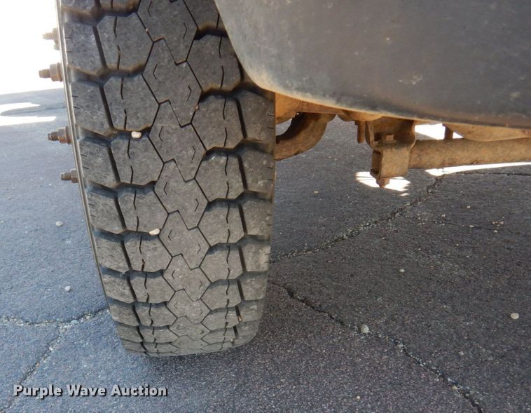 image for item MH9228 2002 Ford F550 Super Duty XL  dump truck