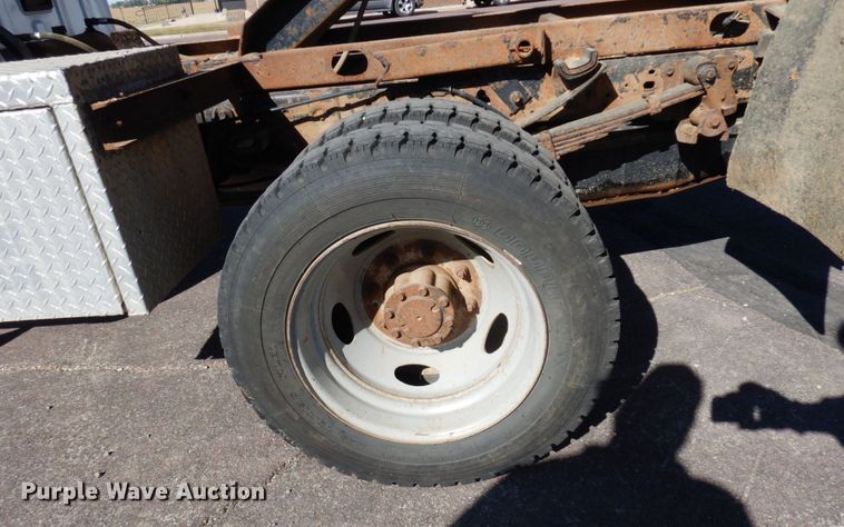 image for item MH9228 2002 Ford F550 Super Duty XL  dump truck