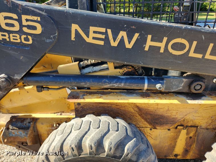 image for item MK9371 1998 New Holland LX665 Turbo  skid steer loader