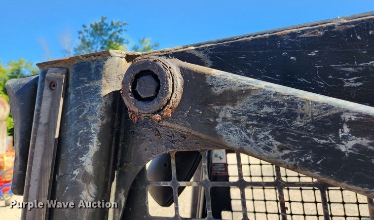 image for item MK9371 1998 New Holland LX665 Turbo  skid steer loader