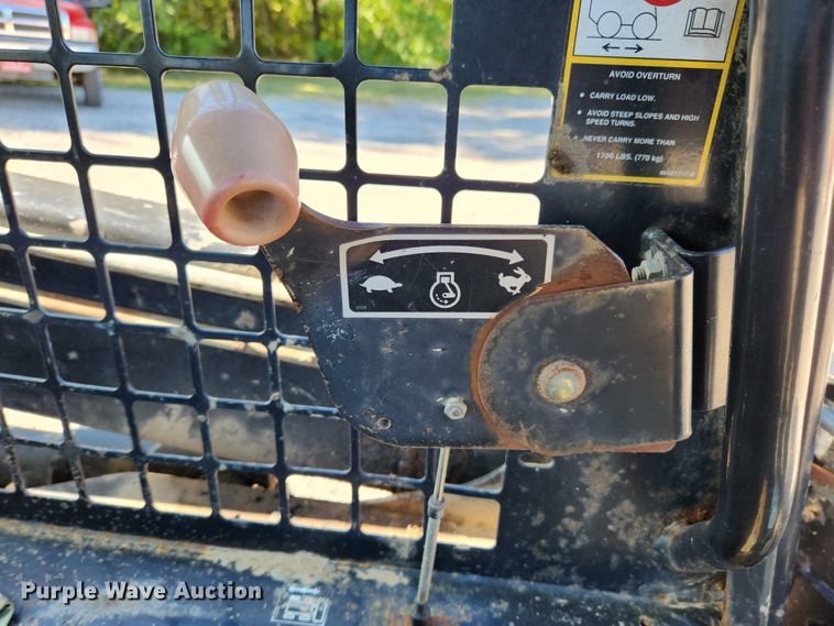 image for item MK9371 1998 New Holland LX665 Turbo  skid steer loader