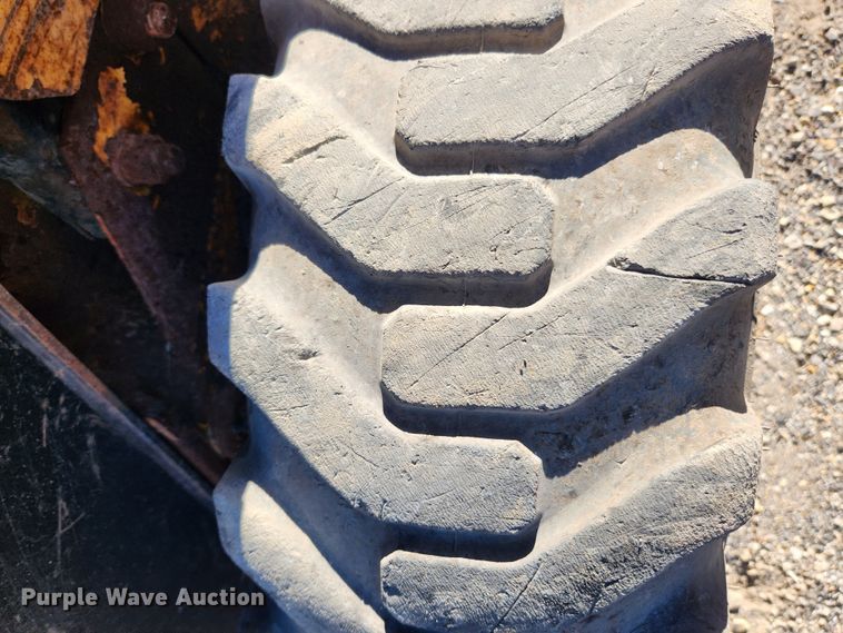 image for item MK9371 1998 New Holland LX665 Turbo  skid steer loader