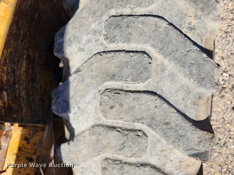 image for item MK9371 1998 New Holland LX665 Turbo  skid steer loader