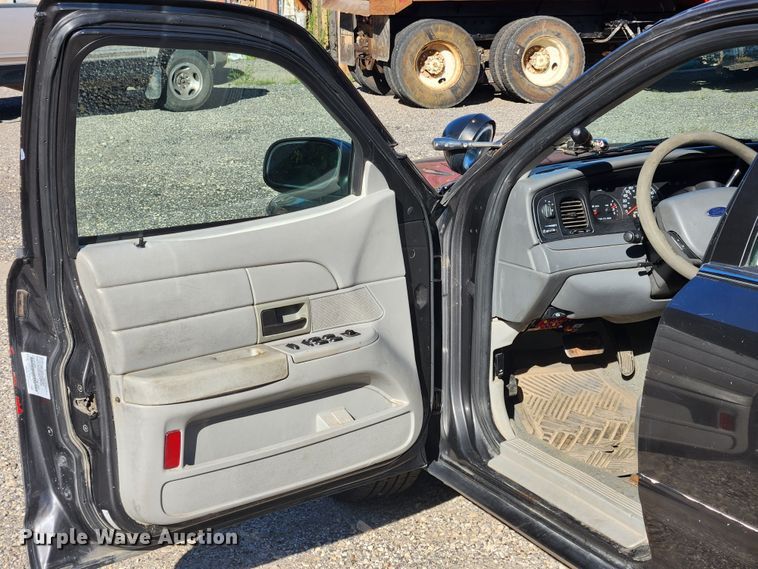 image for item MK9373 2005 Ford Crown Victoria Police Interceptor