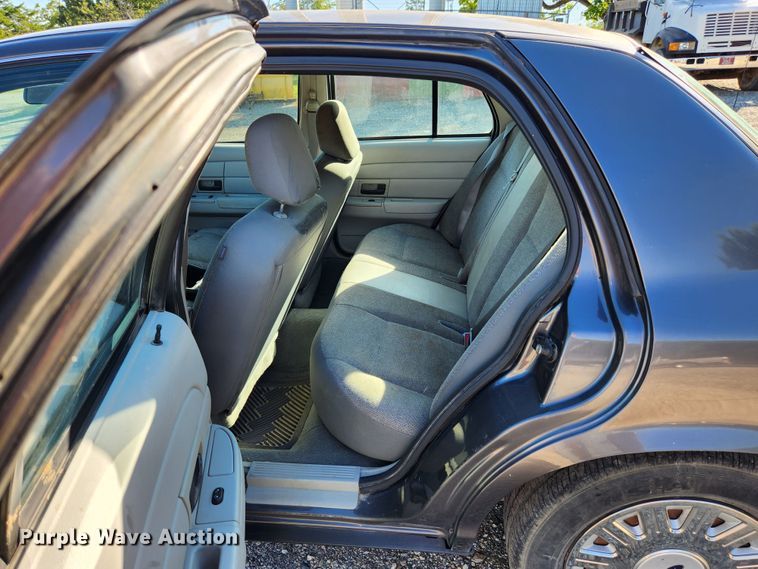 image for item MK9373 2005 Ford Crown Victoria Police Interceptor