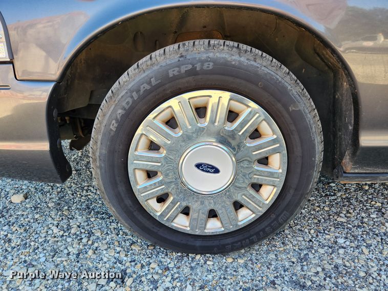 image for item MK9373 2005 Ford Crown Victoria Police Interceptor