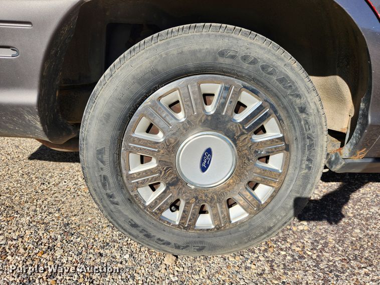 image for item MK9373 2005 Ford Crown Victoria Police Interceptor