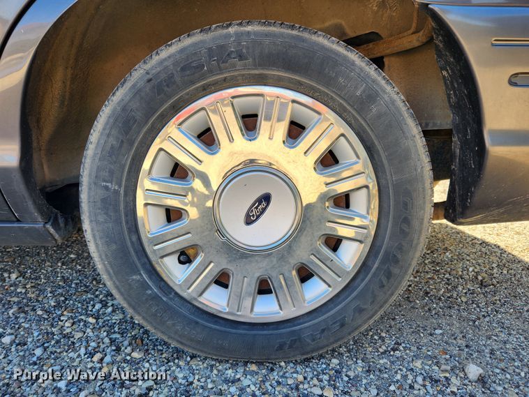 image for item MK9373 2005 Ford Crown Victoria Police Interceptor