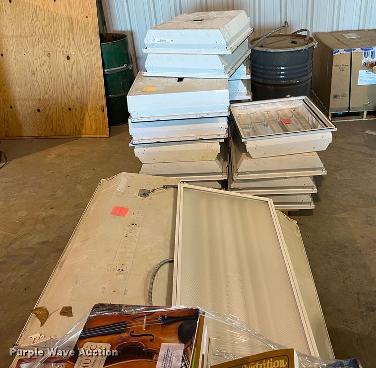 image for item MQ9828 Approximately 26 light fixtures