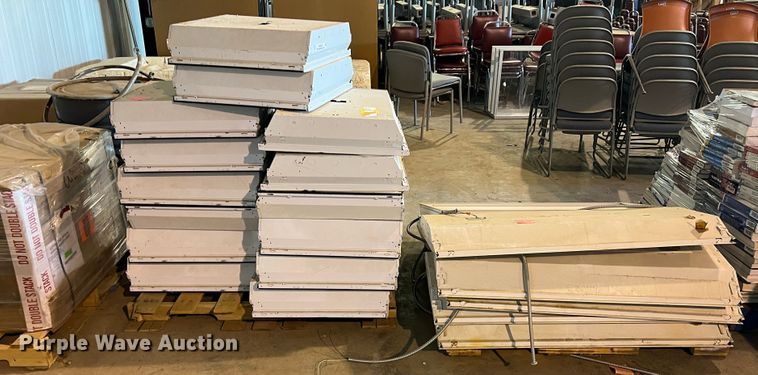 image for item MQ9828 Approximately 26 light fixtures