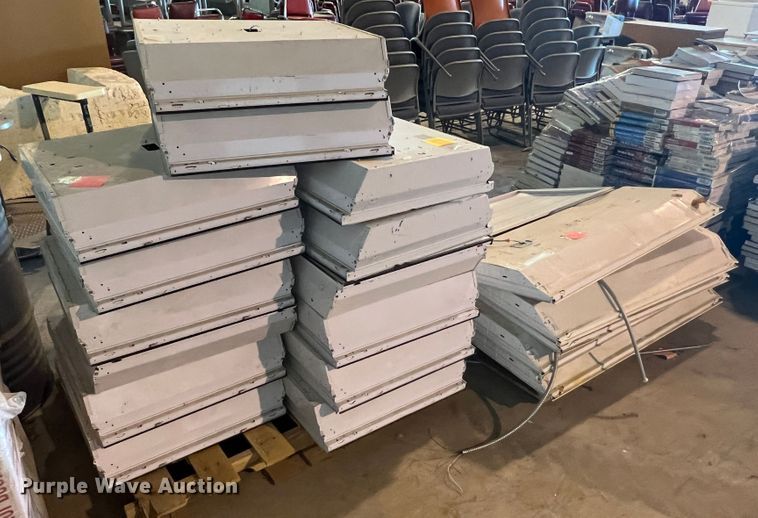 image for item MQ9828 Approximately 26 light fixtures