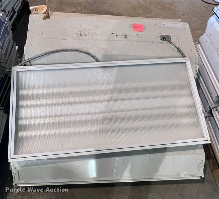 image for item MQ9828 Approximately 26 light fixtures