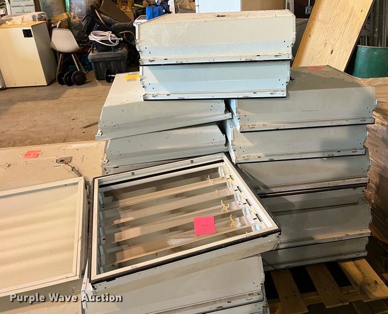 image for item MQ9828 Approximately 26 light fixtures