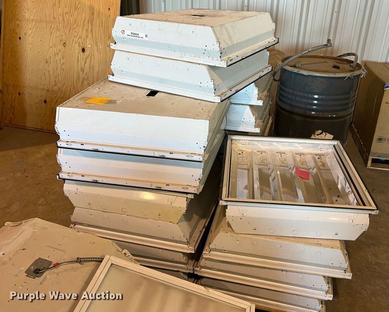 image for item MQ9828 Approximately 26 light fixtures