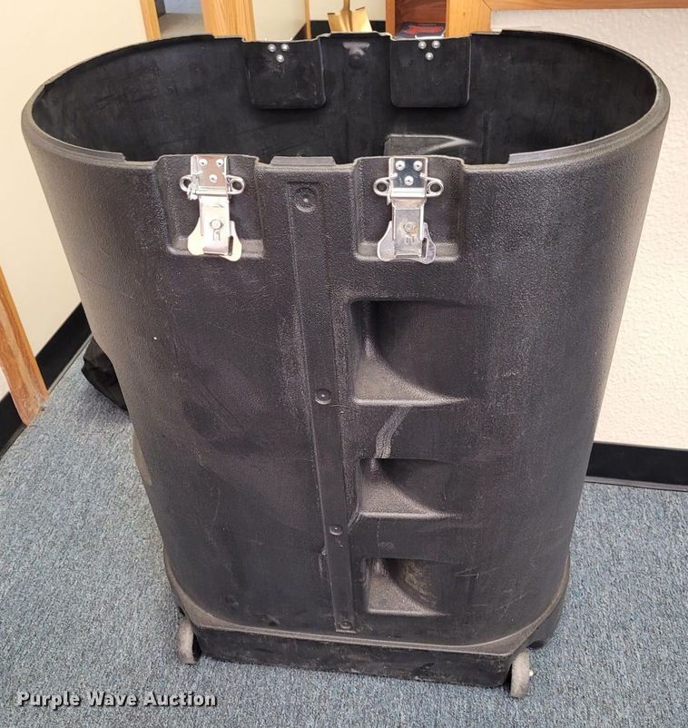 image for item MQ9836 Projection screen