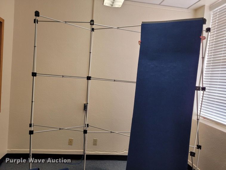 image for item MQ9836 Projection screen