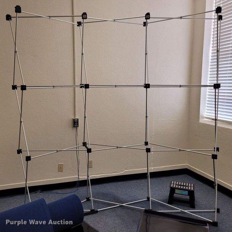 image for item MQ9836 Projection screen