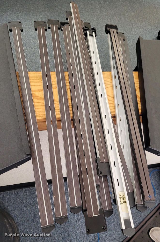 image for item MQ9836 Projection screen