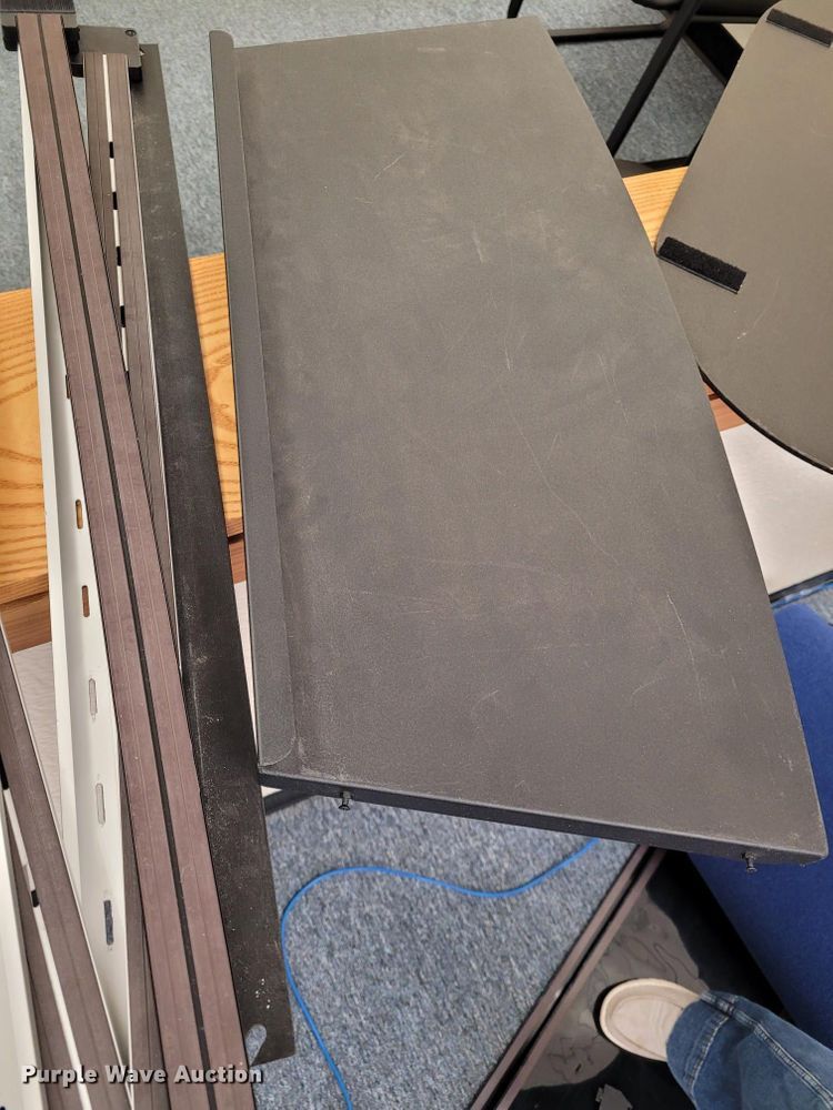 image for item MQ9836 Projection screen