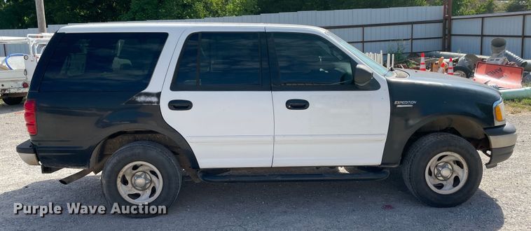 image for item MR9359 2001 Ford Expedition  SUV