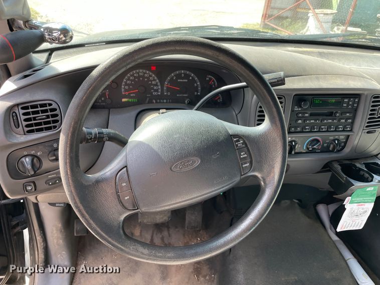 image for item MR9359 2001 Ford Expedition  SUV