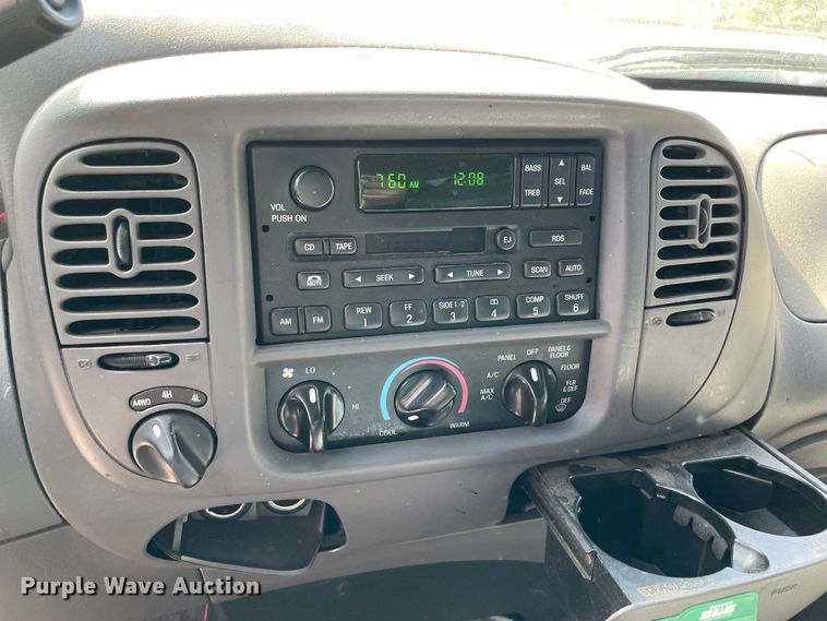 image for item MR9359 2001 Ford Expedition  SUV