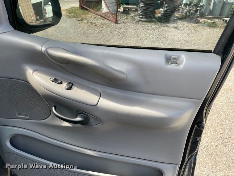 image for item MR9359 2001 Ford Expedition  SUV