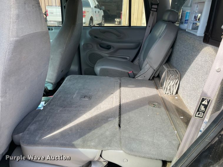 image for item MR9359 2001 Ford Expedition  SUV