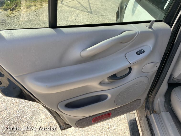 image for item MR9359 2001 Ford Expedition  SUV