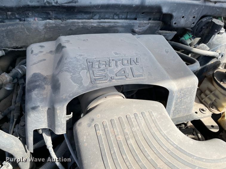 image for item MR9359 2001 Ford Expedition  SUV