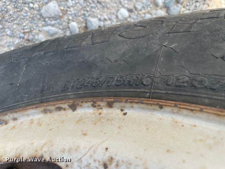 image for item MR9359 2001 Ford Expedition  SUV