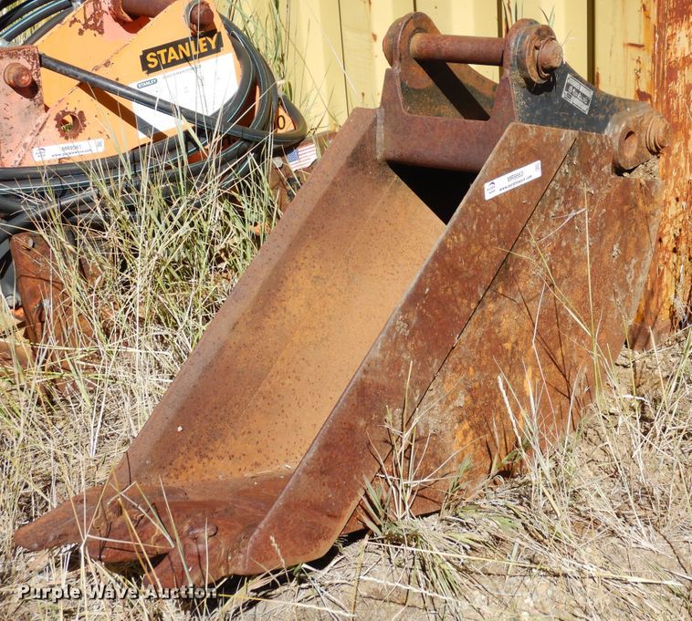 New Holland backhoe bucket in Winter Park, CO Item MR9563 sold