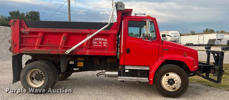 image for item MR9907 2001 Freightliner FL70  dump truck