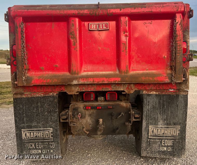 image for item MR9907 2001 Freightliner FL70  dump truck