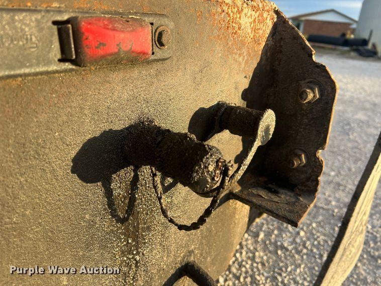 image for item MR9907 2001 Freightliner FL70  dump truck