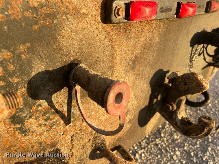 image for item MR9907 2001 Freightliner FL70  dump truck